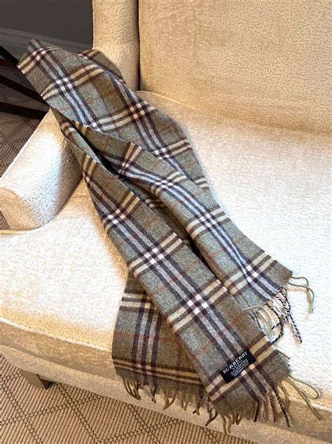 burberry cashmere muffler|burberry check cashmere scarf price.